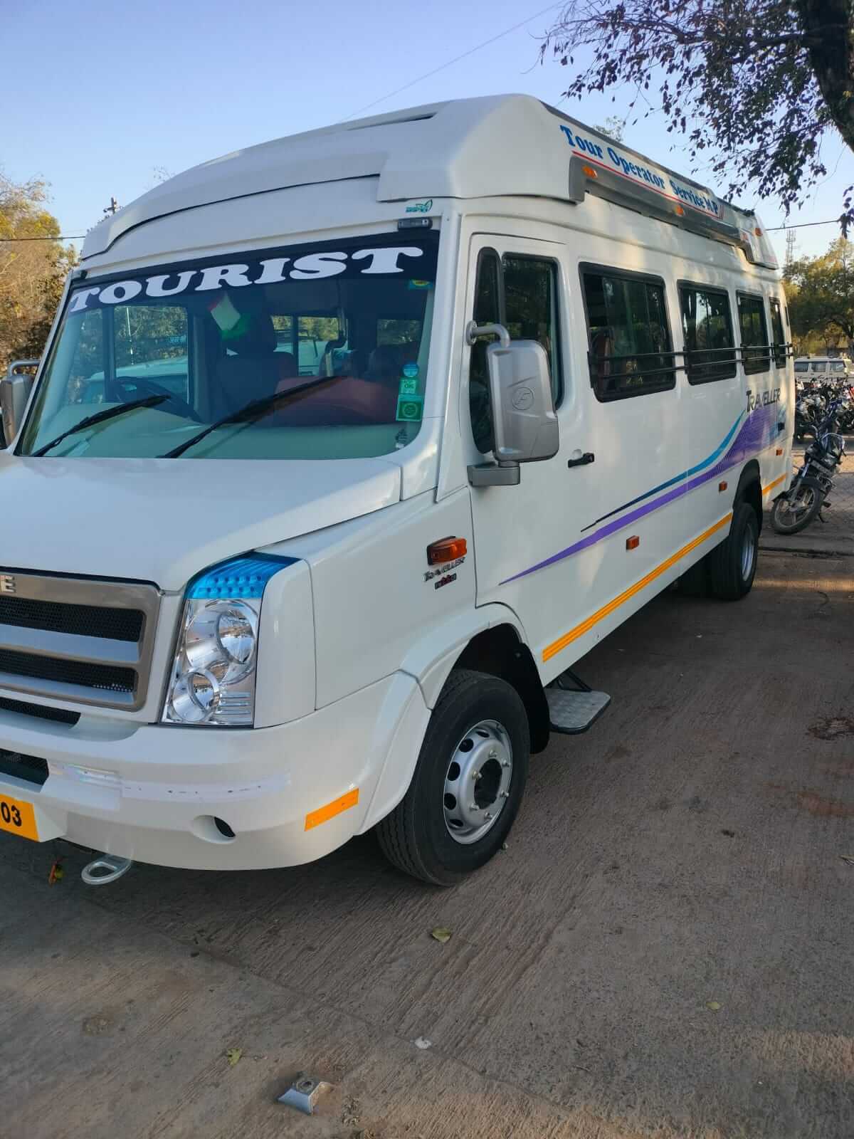 Hire Luxury Tempo Traveller Satna